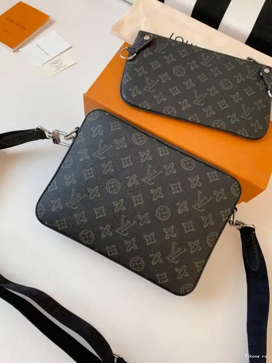 Cheap MESSENGER TRIO LOUIS VUITTON 0629